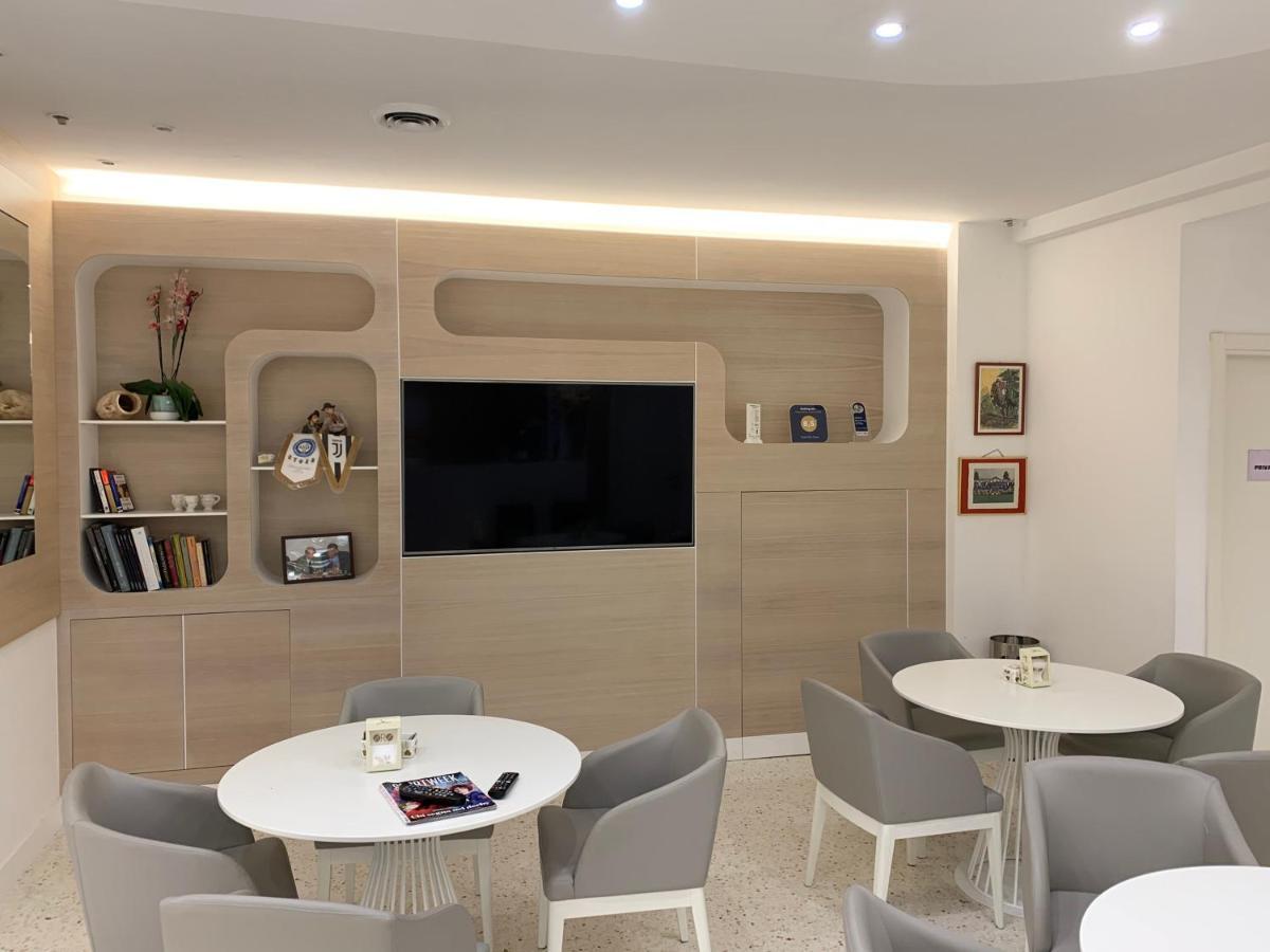 ליגננו סביאדורו Hotel San Carlo מראה חיצוני תמונה