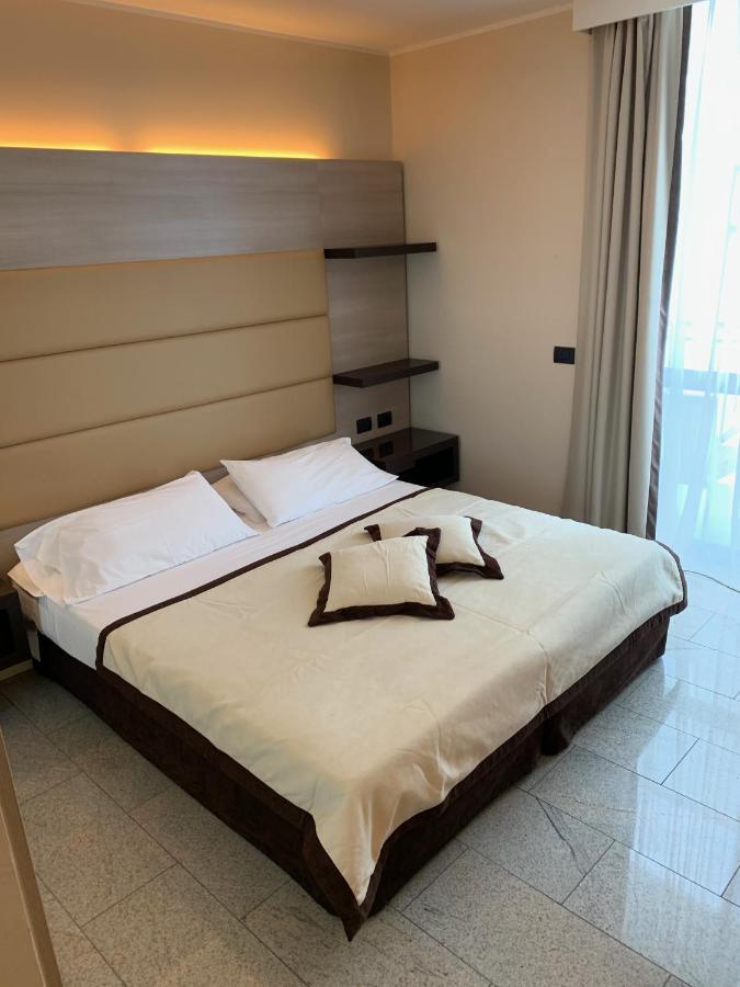 ליגננו סביאדורו Hotel San Carlo מראה חיצוני תמונה